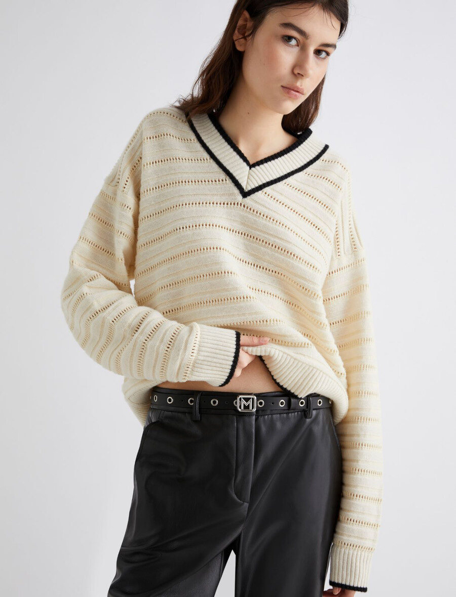 pas z ušesci - Črn