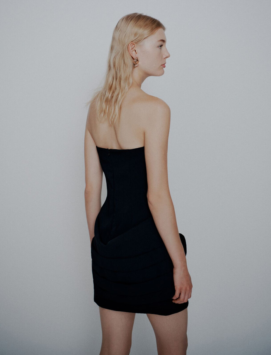 satenasta obleka z elastiko in pentljo - Črna