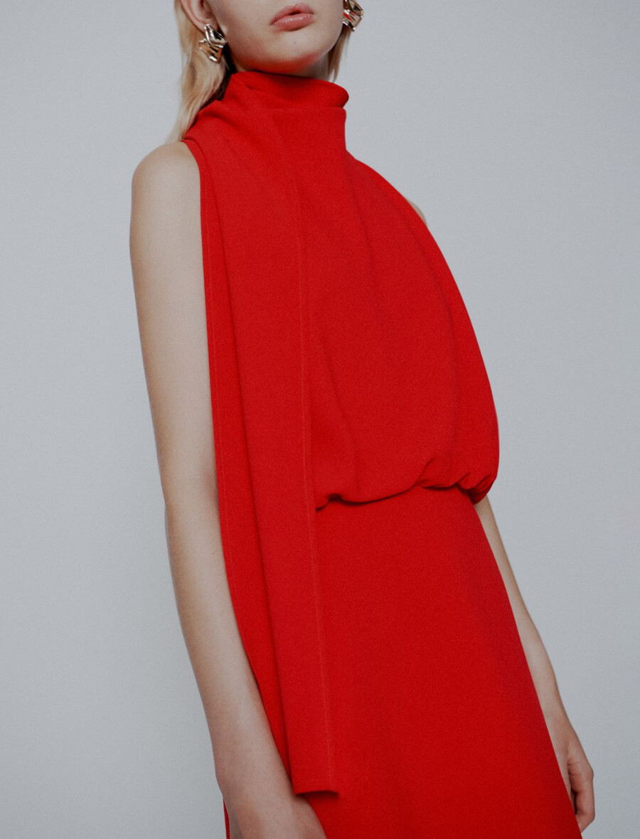 raztegljiva satenasta obleka envers - rdeČa