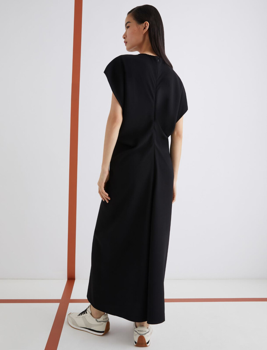 dolga obleka iz krep envers satena - Črna