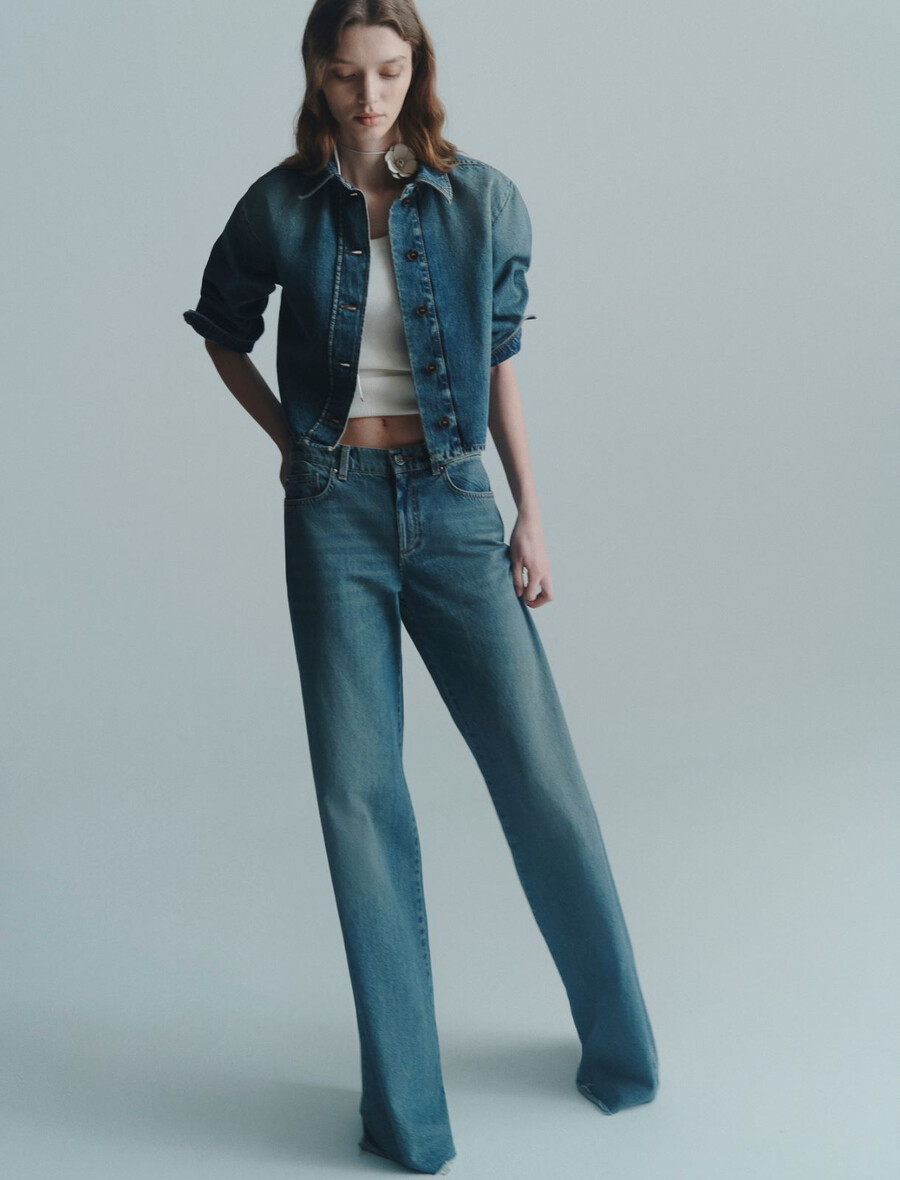 kavbojke z nizkim pasom in širokimi hlačnicami - pruska modra