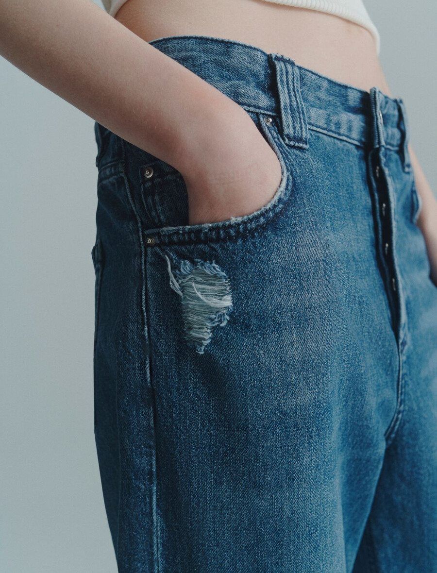 mom kavbojke - modre kavbojke