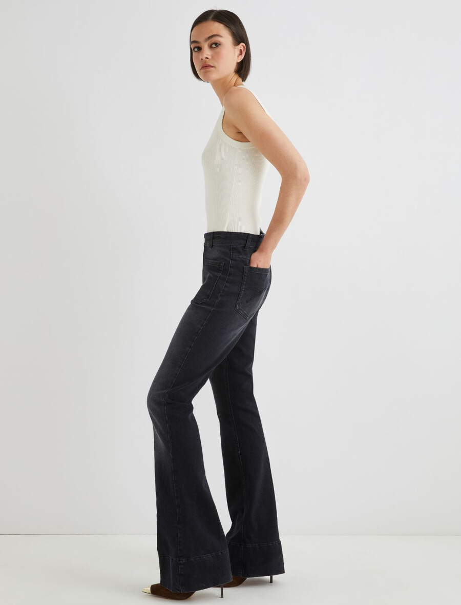 kavbojke z visokim pasom - Črna