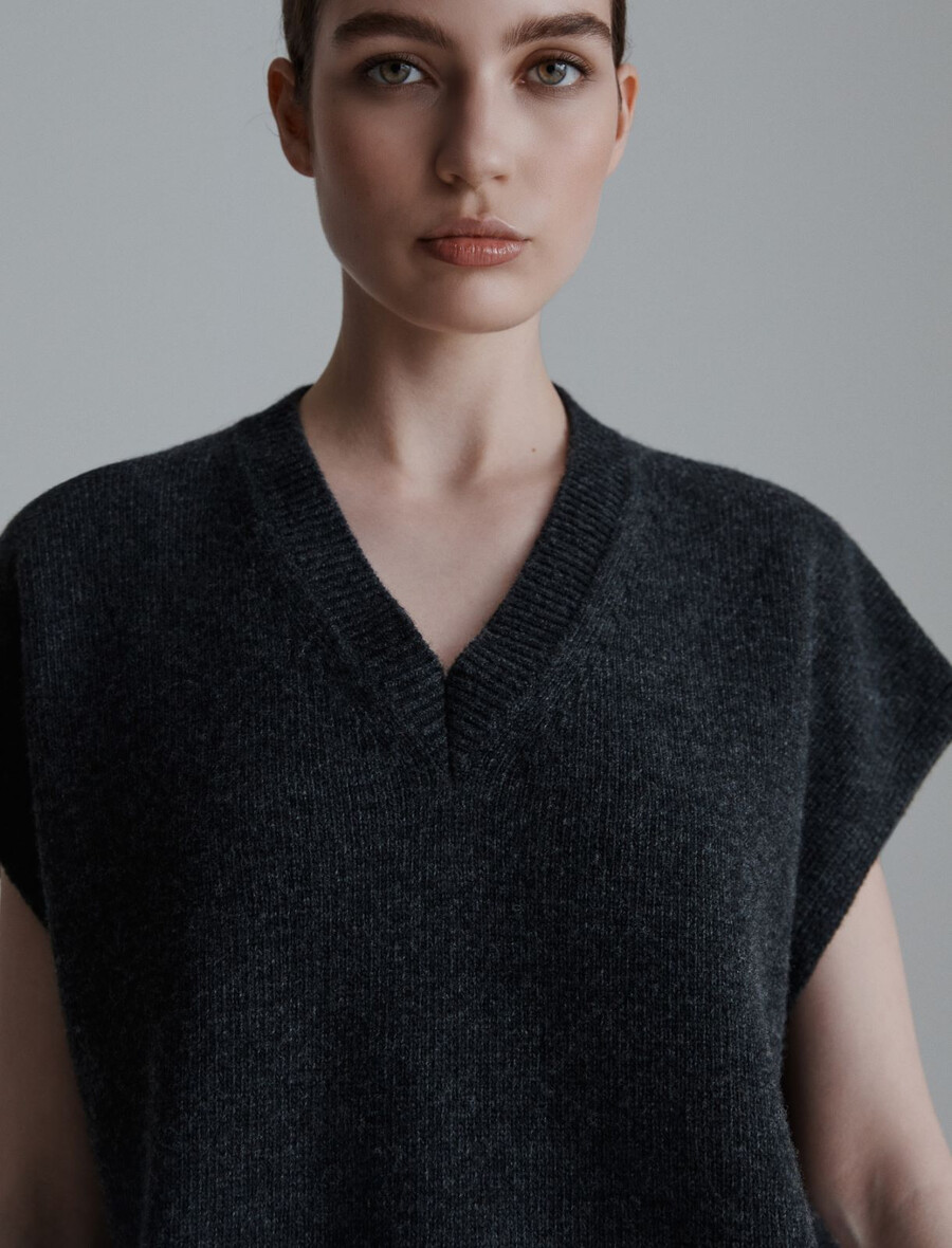 prevelik volnen brezrokavnik - temno siva