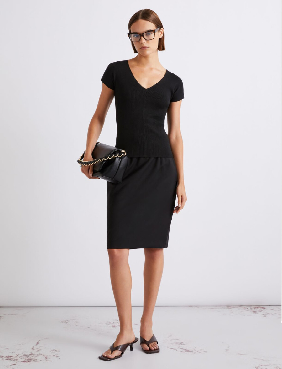 rebrasto pleten pulover iz viskoze - Črn