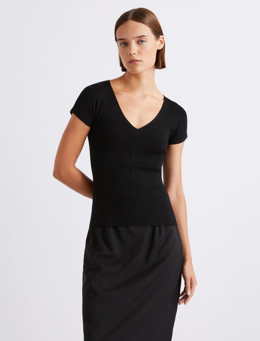 rebrasto pleten pulover iz viskoze - Črn