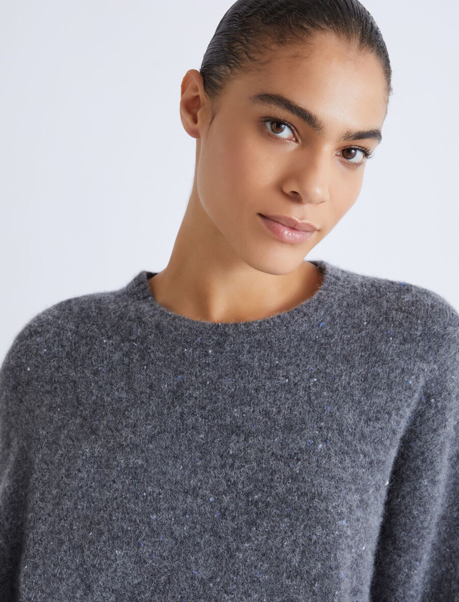 pulover iz preje knop - siva