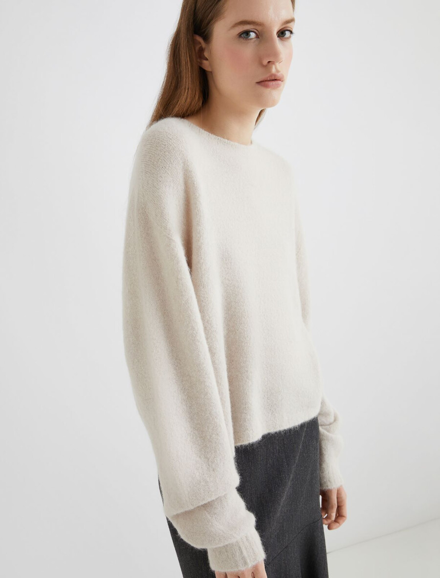 raztegljiv pulover iz alpake z okroglim izrezom - naraven