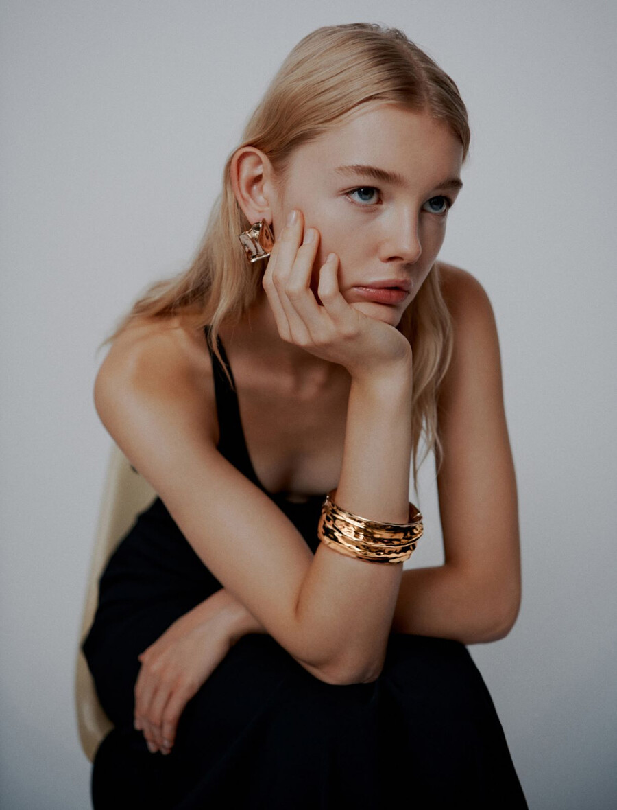 kovano kovano kovinsko zapestnico - zlato