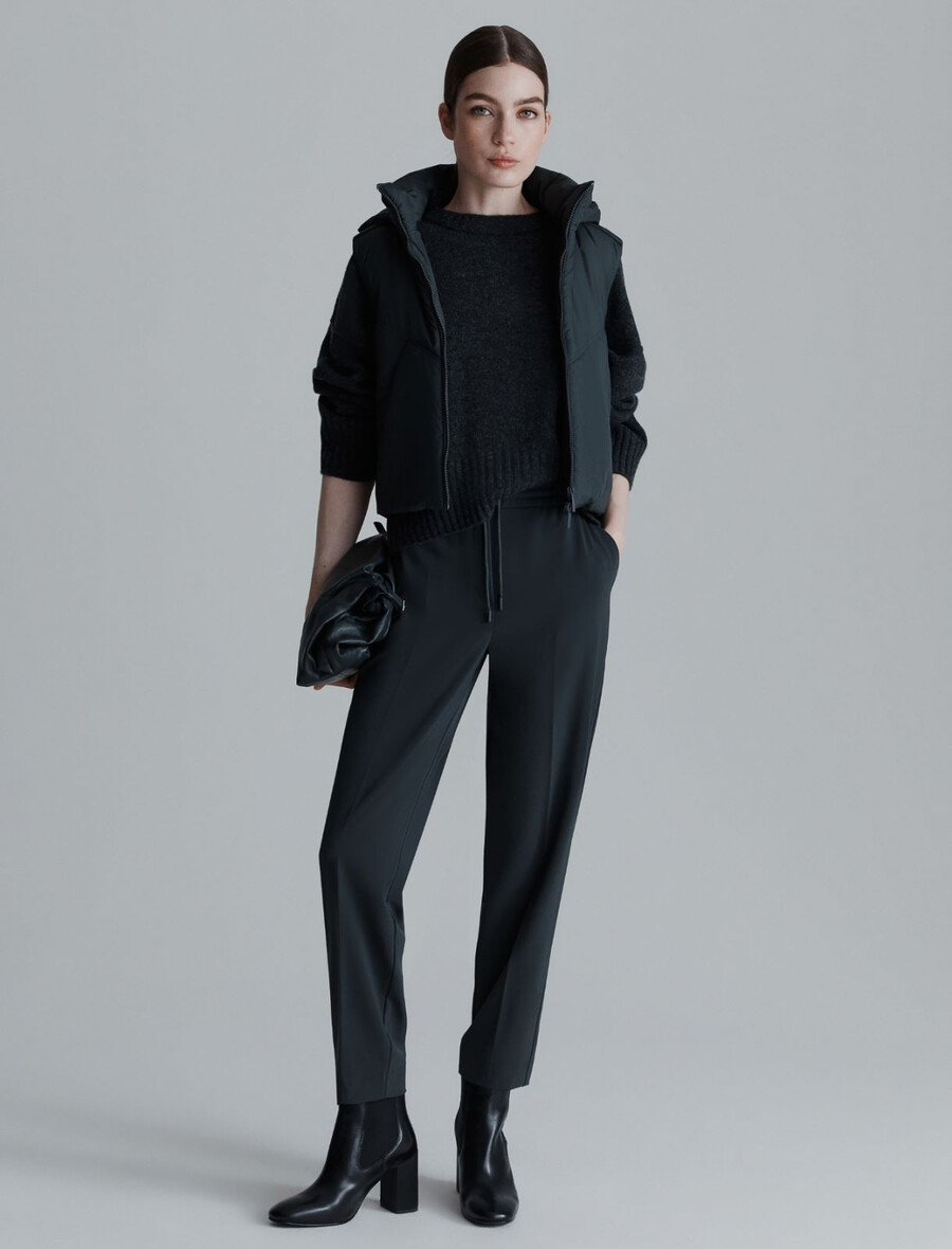 prešit brezrokavnik - temno siva