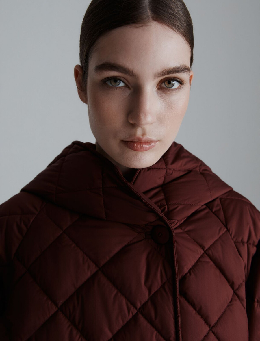 podložen in prešit plašč - bordo