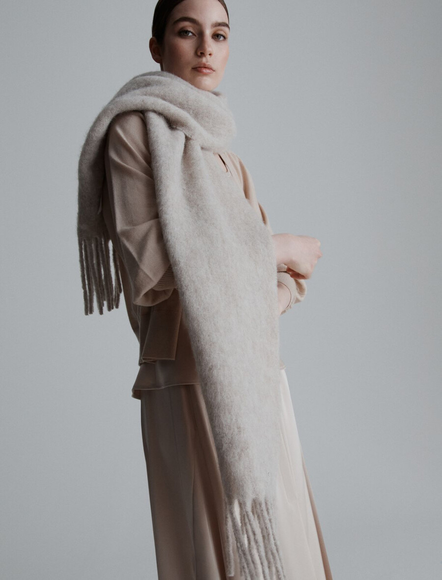 Šal iz mešanice alpake - slonokoŠČane barve