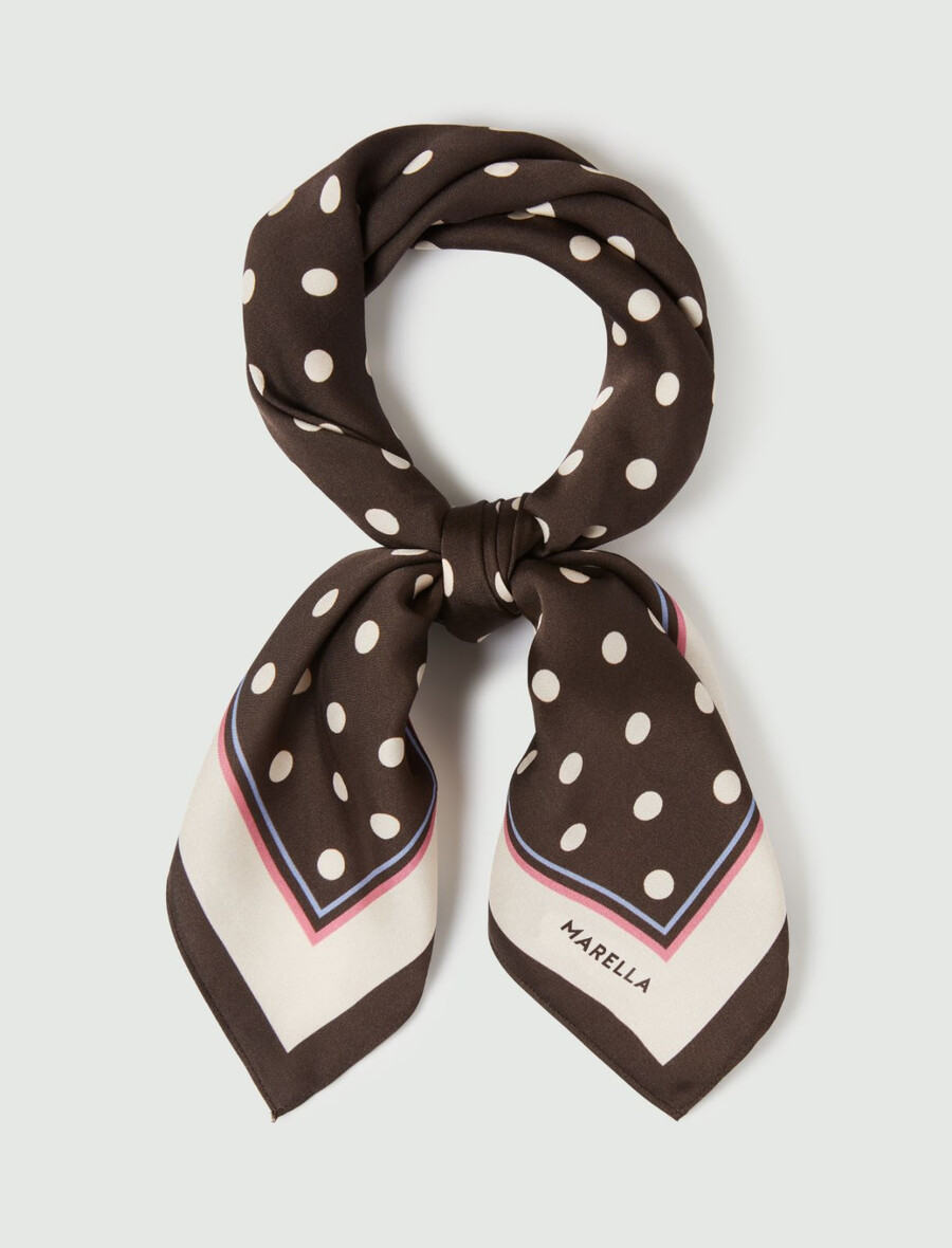 satenasta šala s pikami - Čokolada