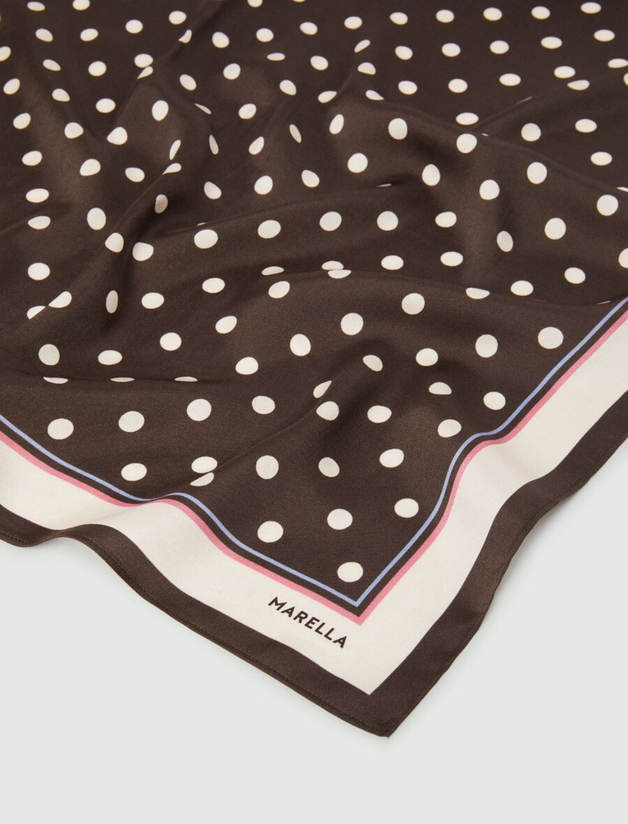 satenasta šala s pikami - Čokolada