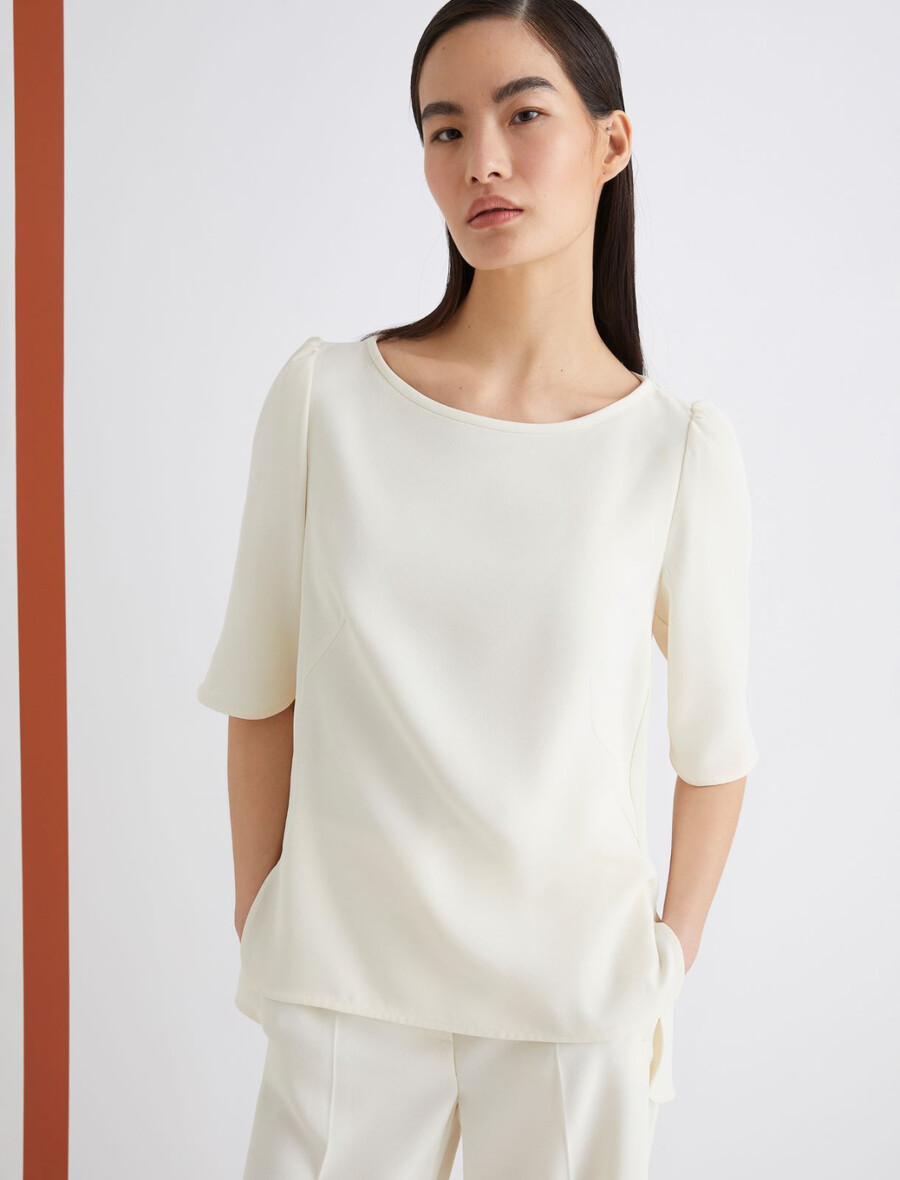 satenasta majica envers - bela volna