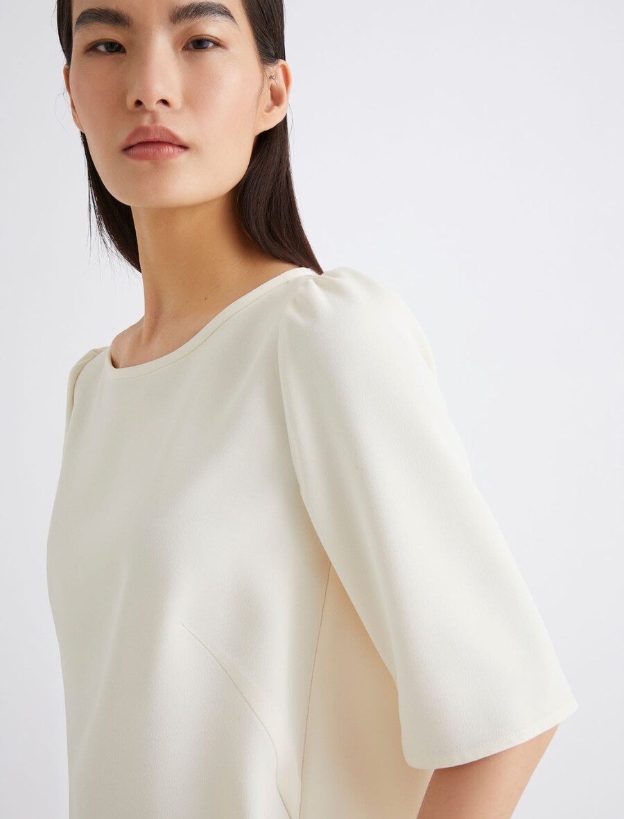 satenasta majica envers - bela volna