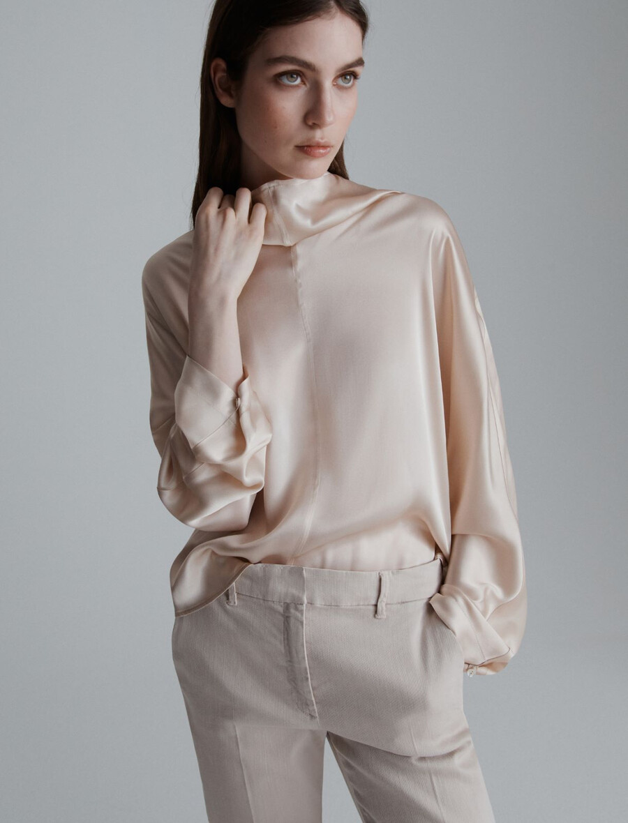 bluza iz svilene mešanice - kremna