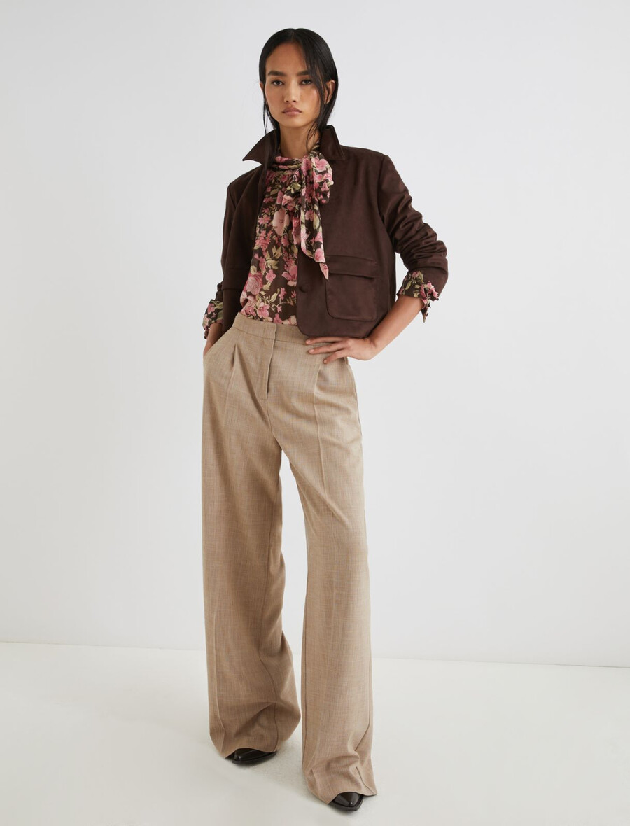 bluza iz žoržete z detajlom iz robčka - Čokolada