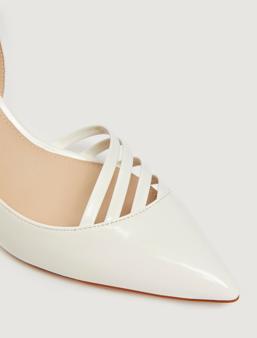 Čevlji z naramnicami - bela