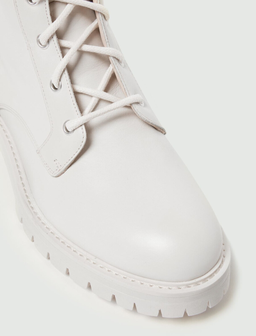 usnjeni bojni škornji - mleko