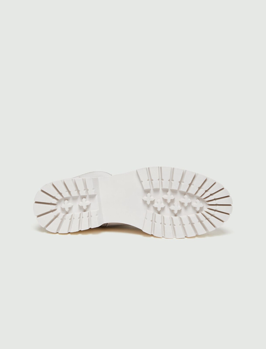 usnjeni bojni škornji - mleko