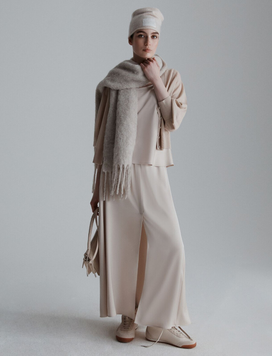 raztegnjeno satenasto krilo - kremna