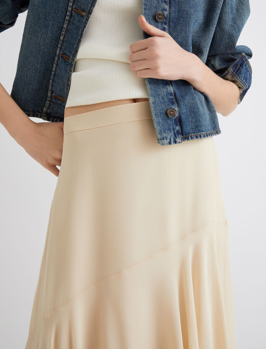 svileno krilo - volna bela