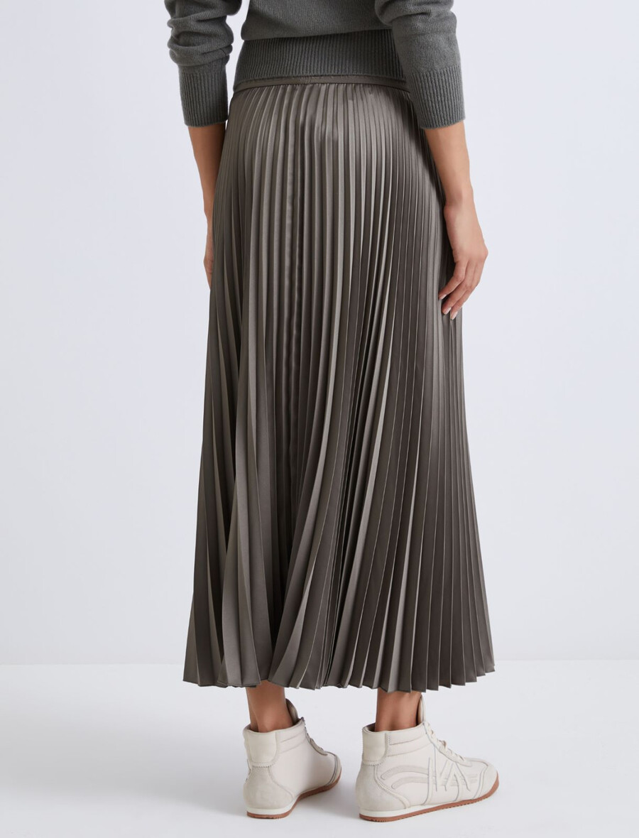 plisirano krilo - olivno