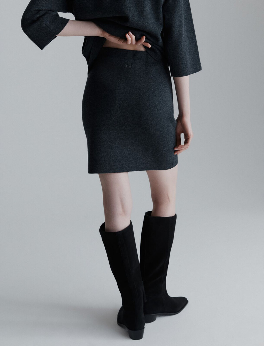 pleteno krilo - temno siva