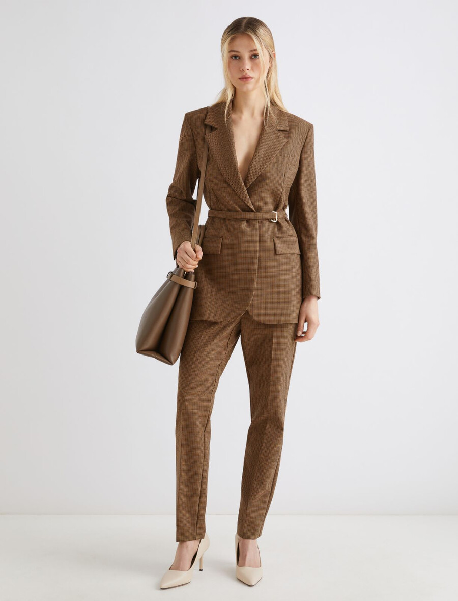 raztegljiv blazer - camel