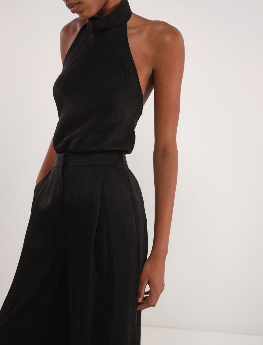 hlače iz nagubanega keperja - Črna