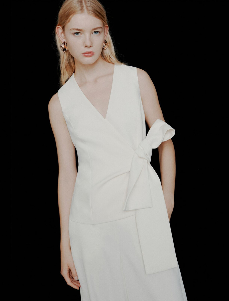 satenasti top z zavezami envers - volna bela