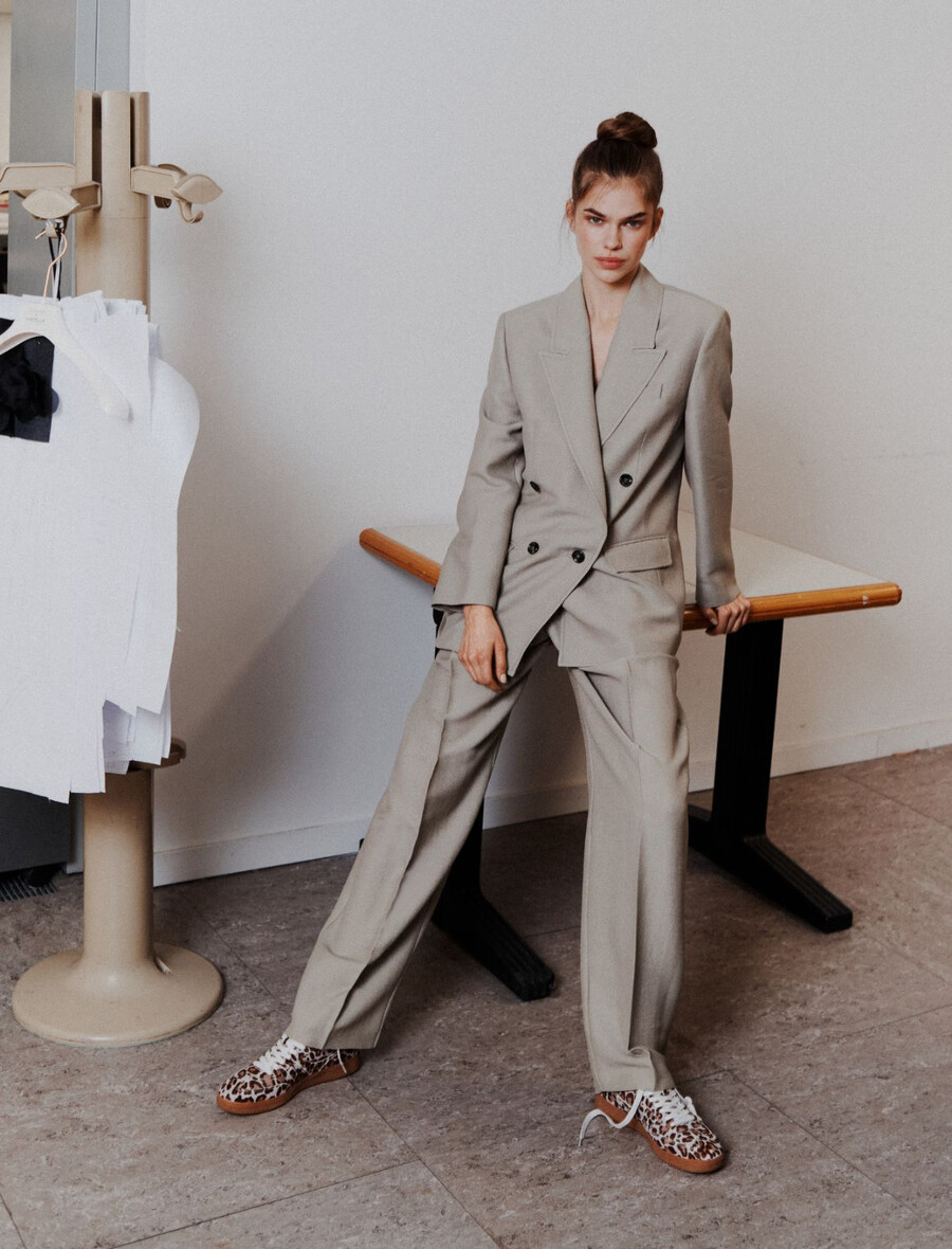 Široke hlače - svetlo siva