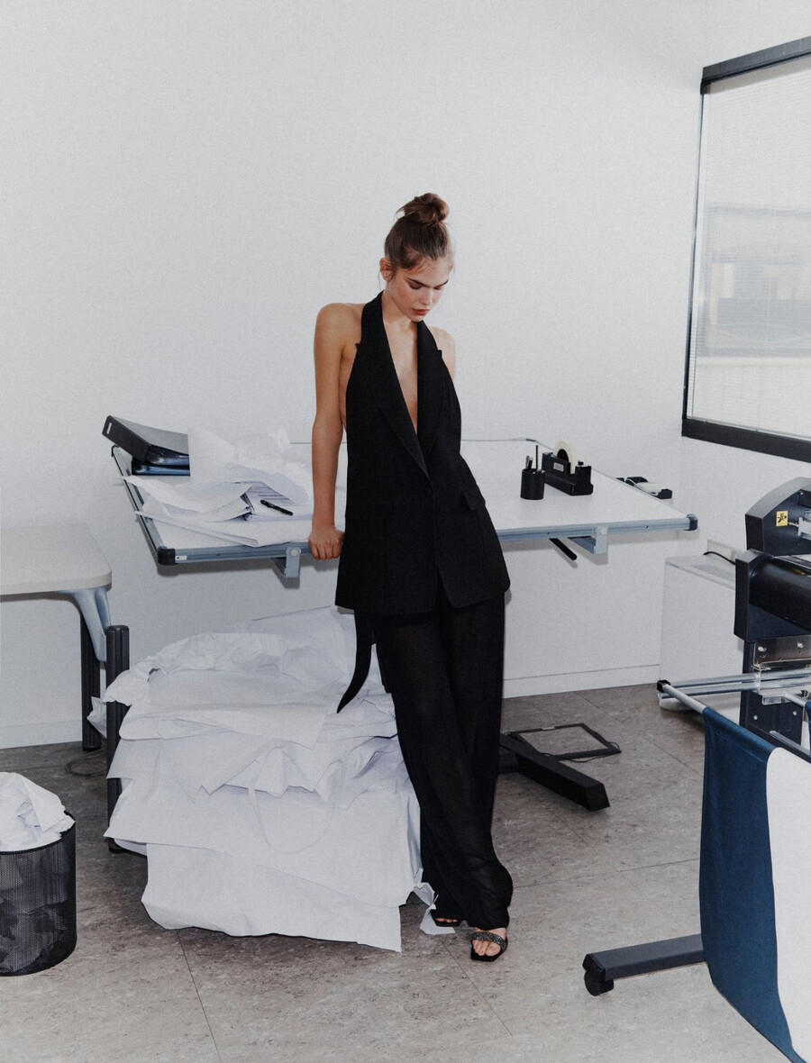 dvojne hlače z žoržeto - Črna