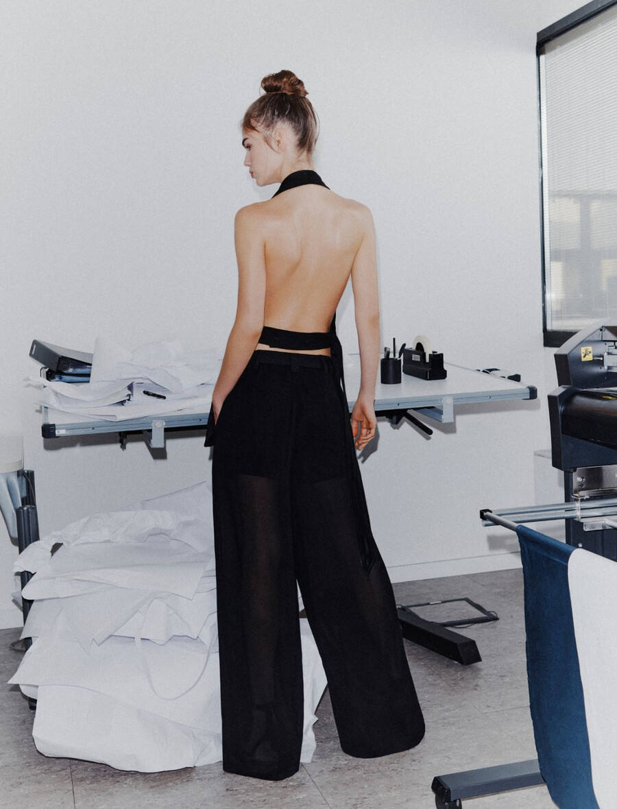 dvojne hlače z žoržeto - Črna