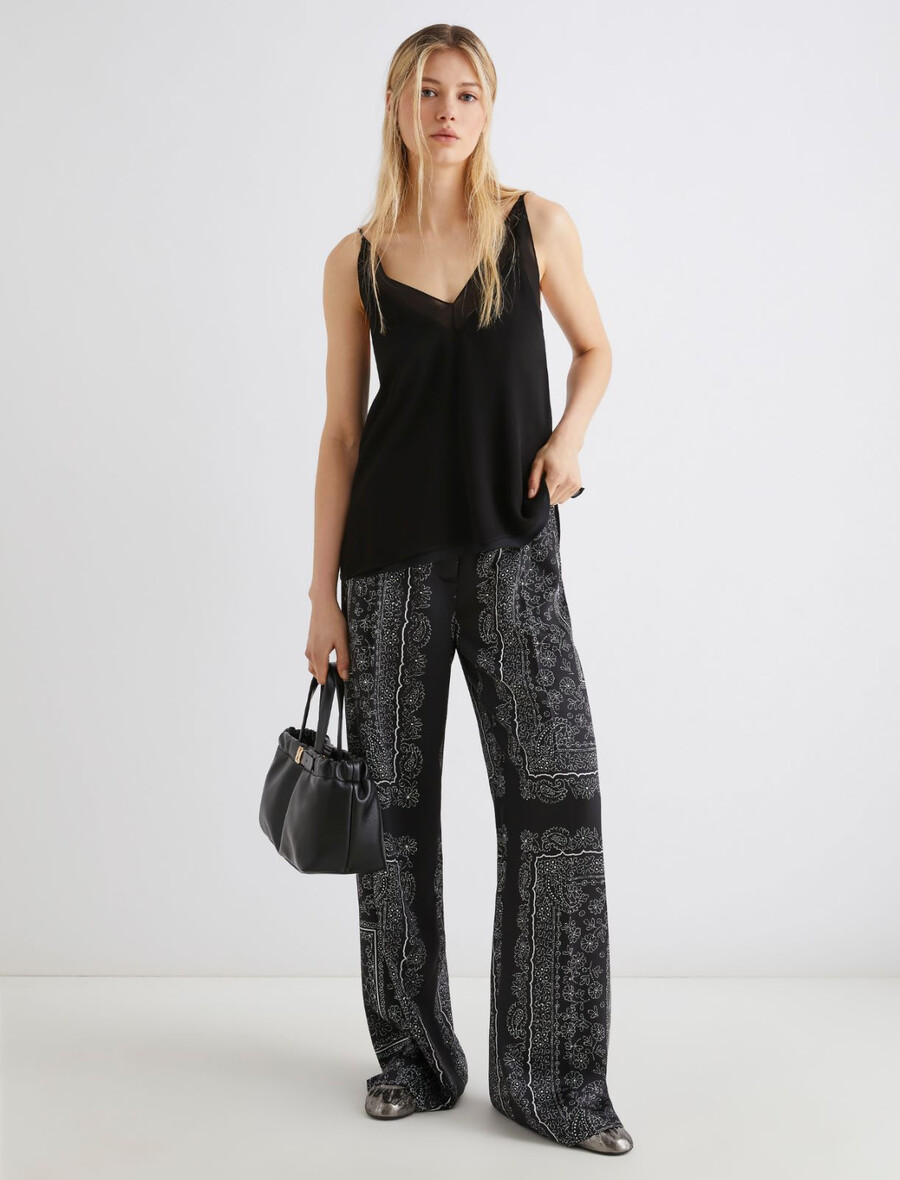 hlače z naborki - Črna