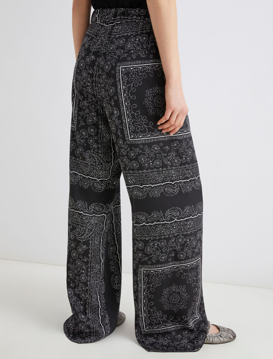 hlače z naborki - Črna