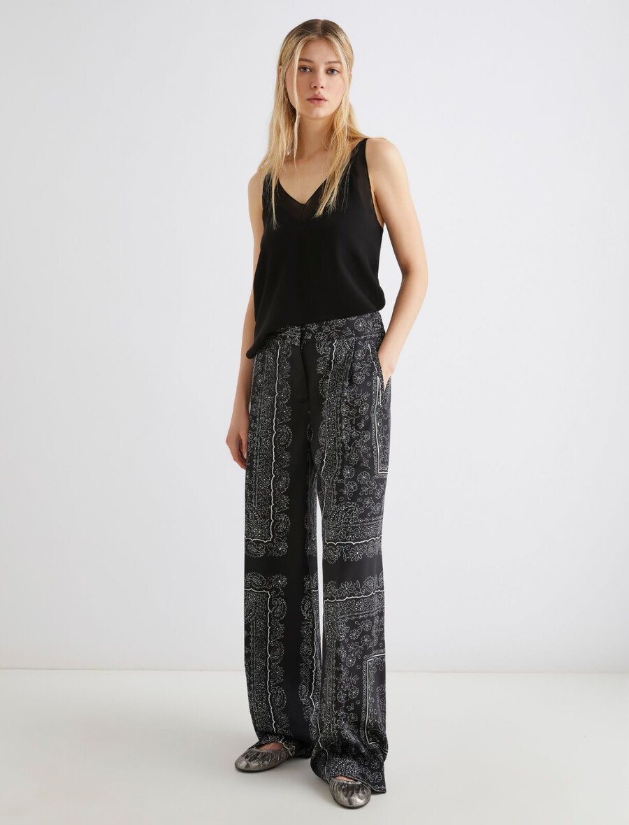 hlače z naborki - Črna